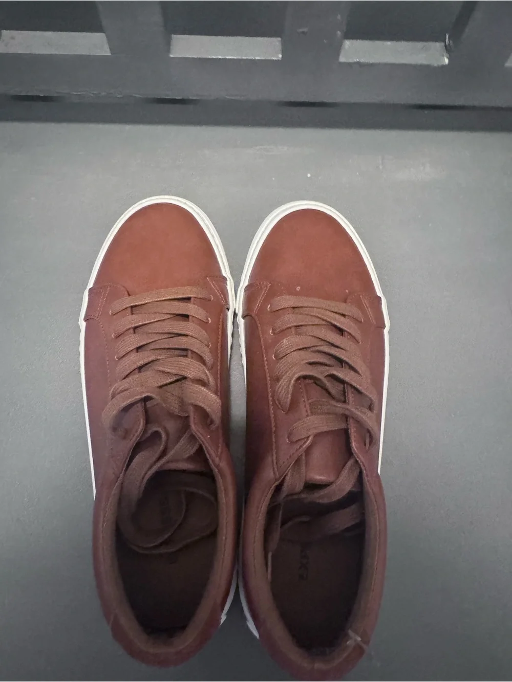 Express Men's Low-Top Sneakers in Dark Brown